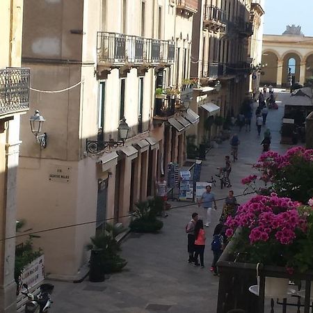 B&B Arco Dell'Orologio 特拉帕尼 外观 照片